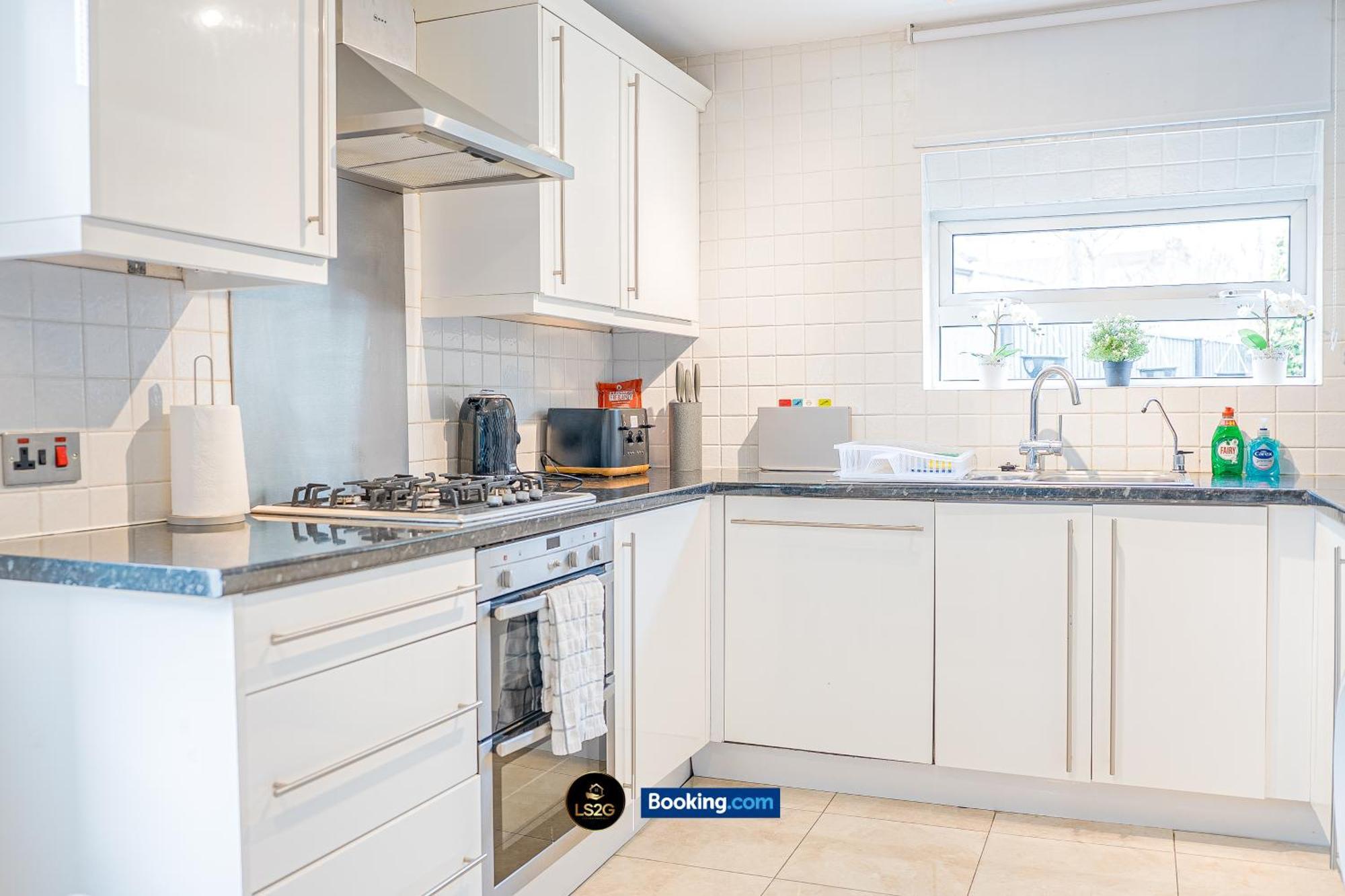 Stunning House By Ls2G Short Lets & Serviced Accommodation Greater London With Free Wifi Ngoại thất bức ảnh