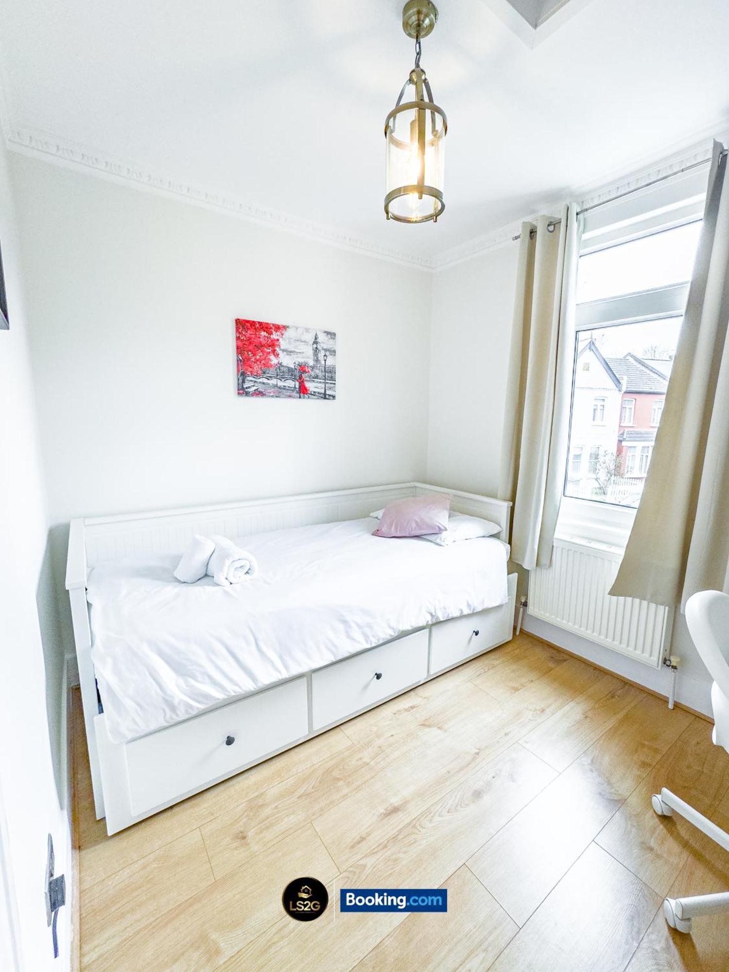 Stunning House By Ls2G Short Lets & Serviced Accommodation Greater London With Free Wifi Ngoại thất bức ảnh