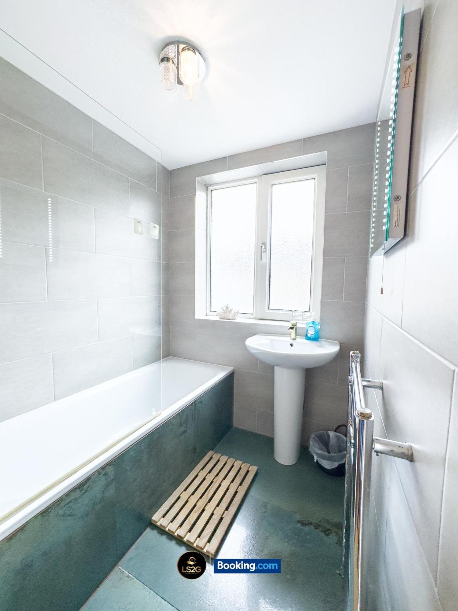 Stunning House By Ls2G Short Lets & Serviced Accommodation Greater London With Free Wifi Ngoại thất bức ảnh