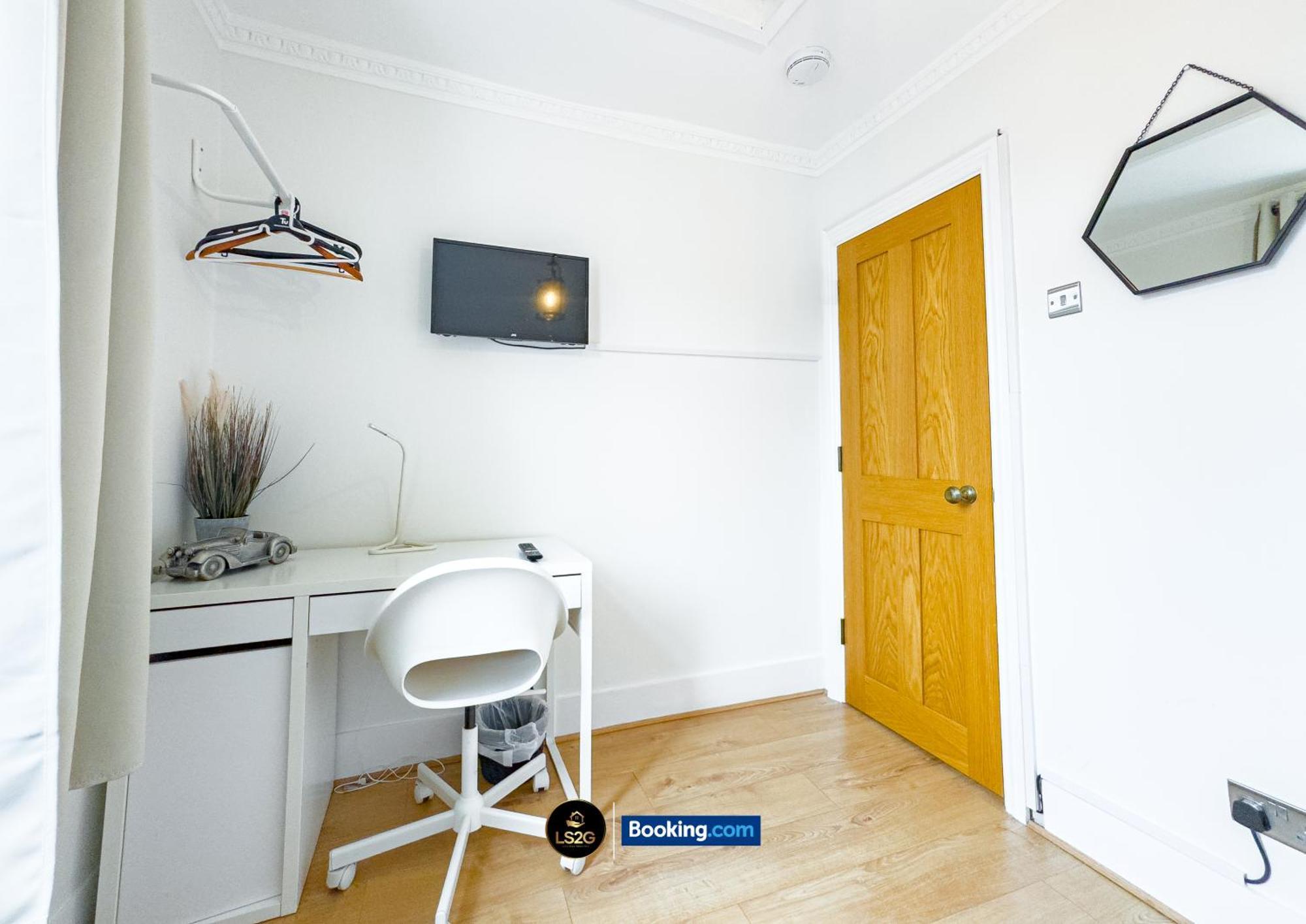 Stunning House By Ls2G Short Lets & Serviced Accommodation Greater London With Free Wifi Ngoại thất bức ảnh