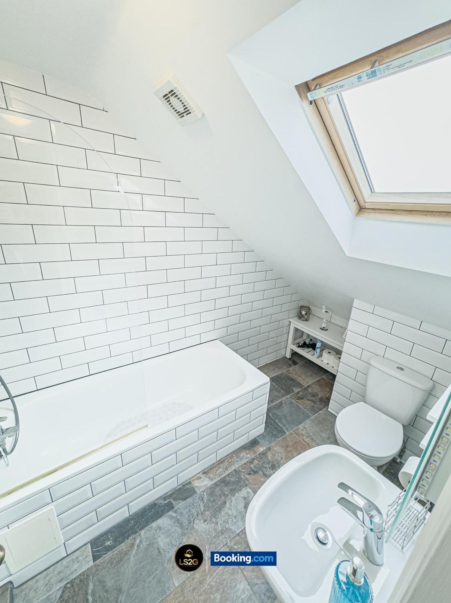 Stunning House By Ls2G Short Lets & Serviced Accommodation Greater London With Free Wifi Ngoại thất bức ảnh